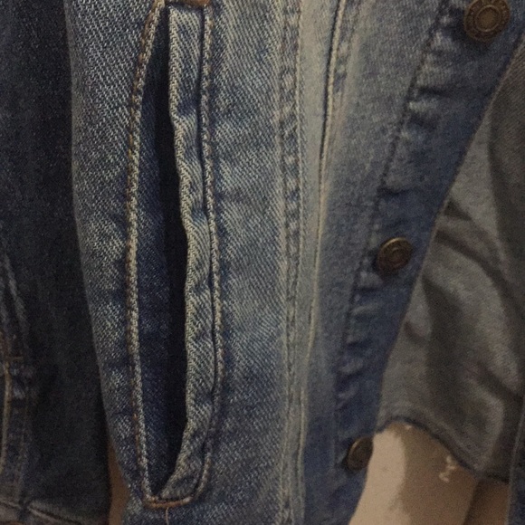 Super stylish rough cut jean jacket - Picture 3 of 6